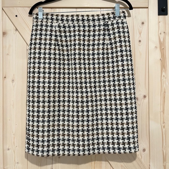 Jessica Scott Dresses & Skirts - Vintage Jessica Scott Houndstooth Pencil Skirt, Size 10.